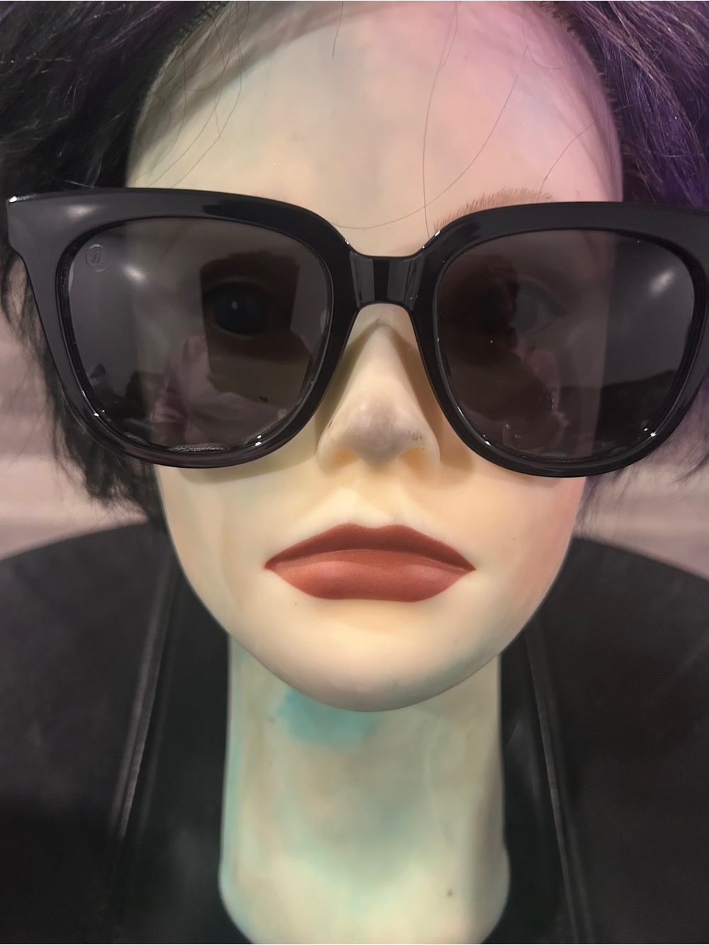 Women's Black Oversized Sunglasses - Chic Everyday Shade